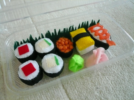 felt sushi pack